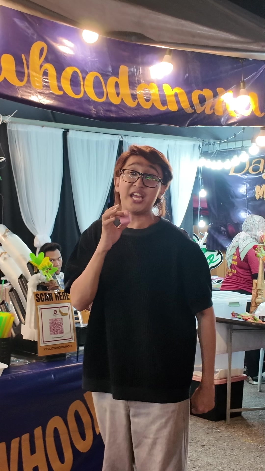 @Apom Yang Menekan