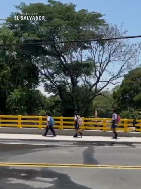@Noticiero El Salvador