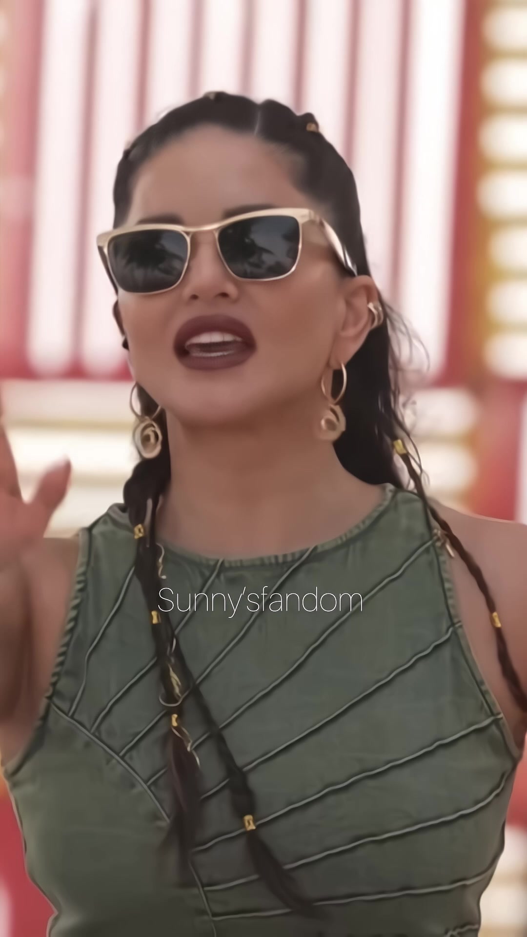 @SunnyLeone