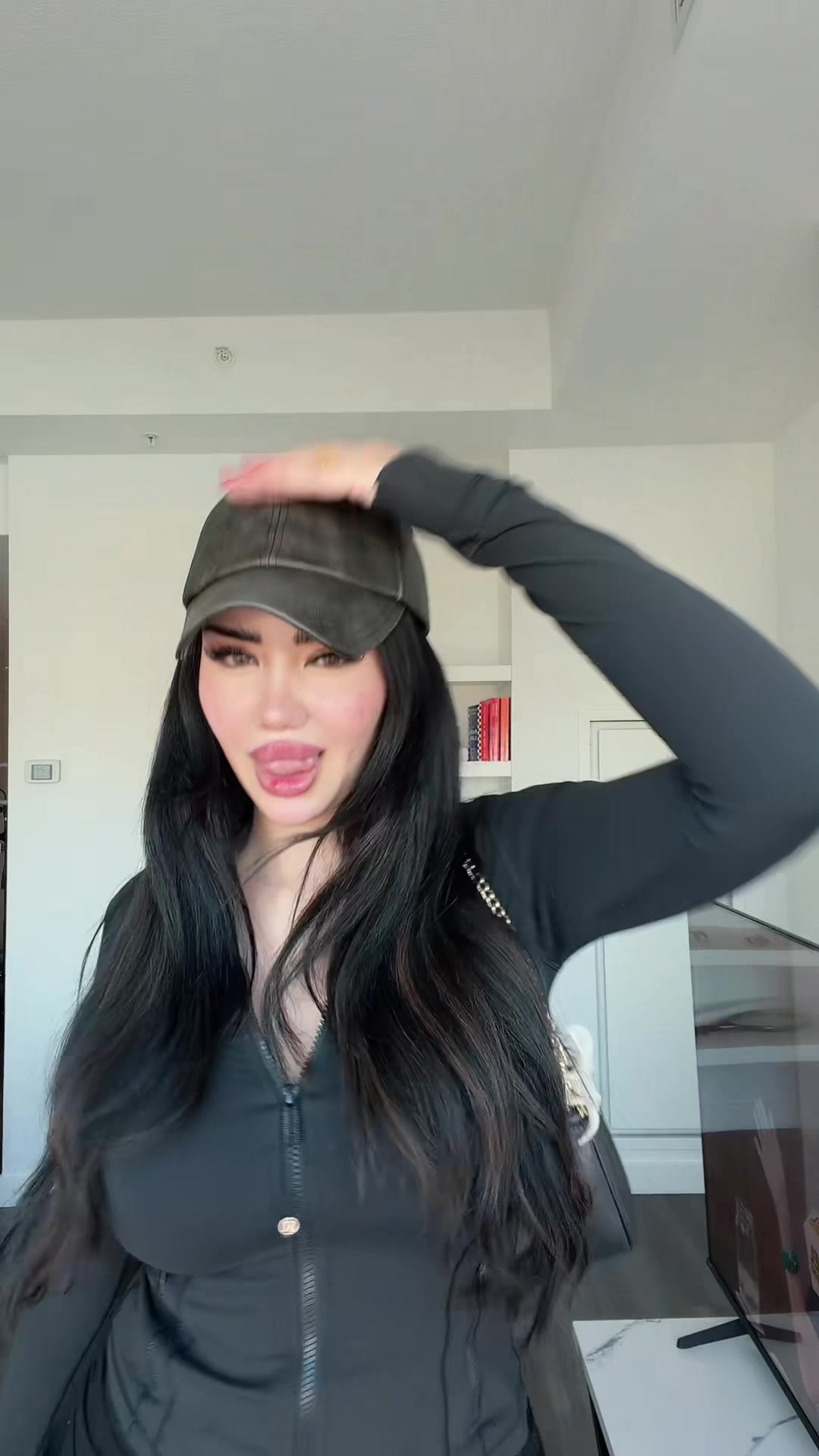 @🖤