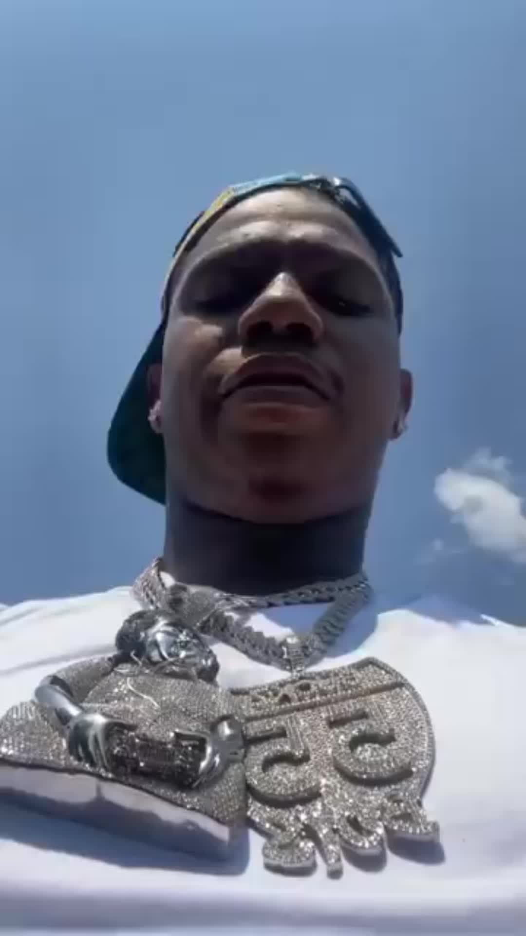 @JizzleBuckz_