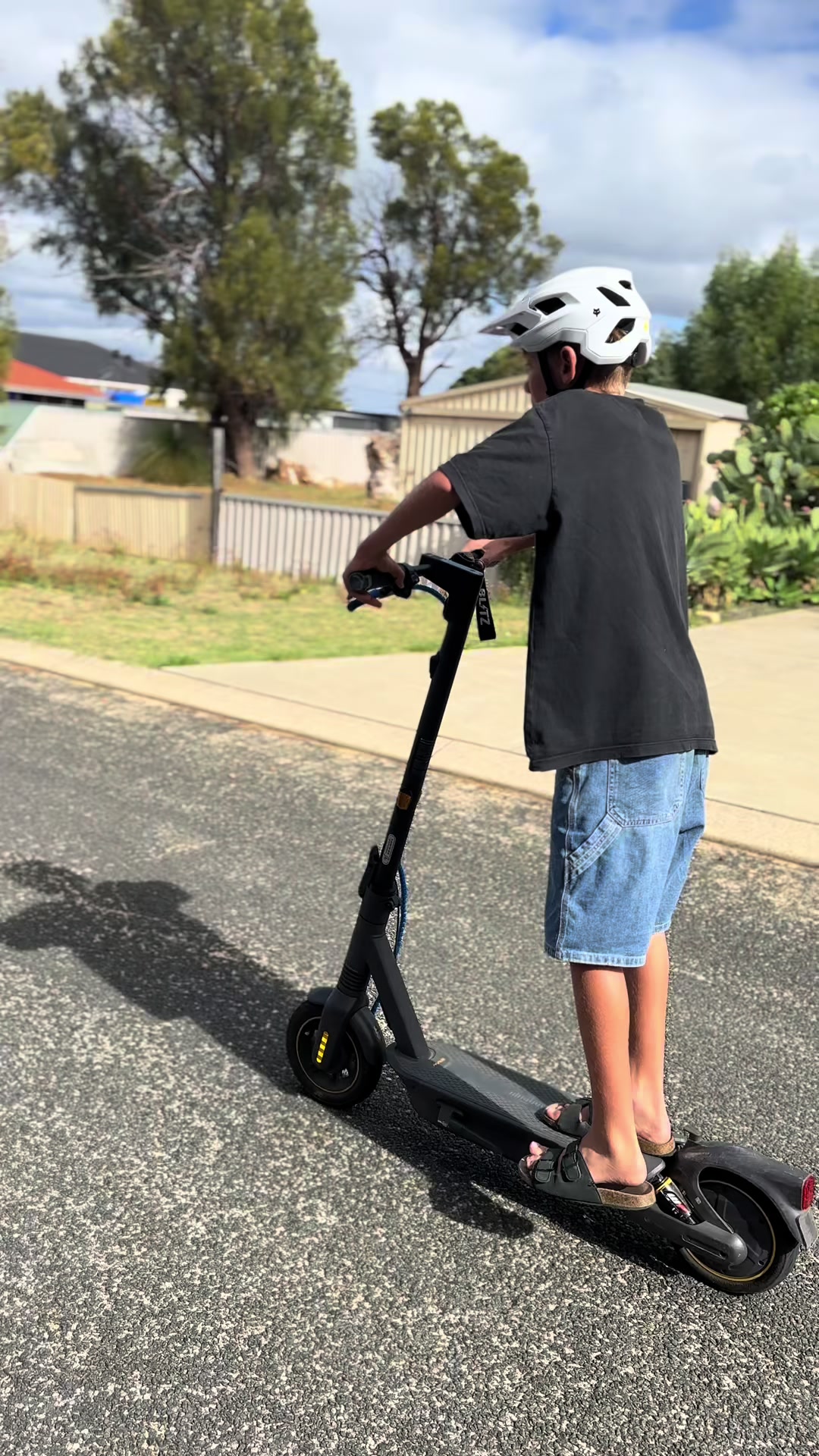 @️𝔦𝔱𝔰_𝔷𝔞𝔠𝔥👌🛴🚲