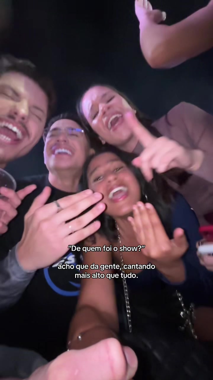 @Ana Karolayne