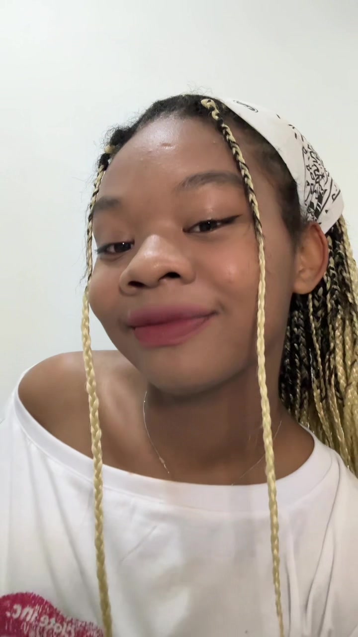 @Desiiafrikaaa_