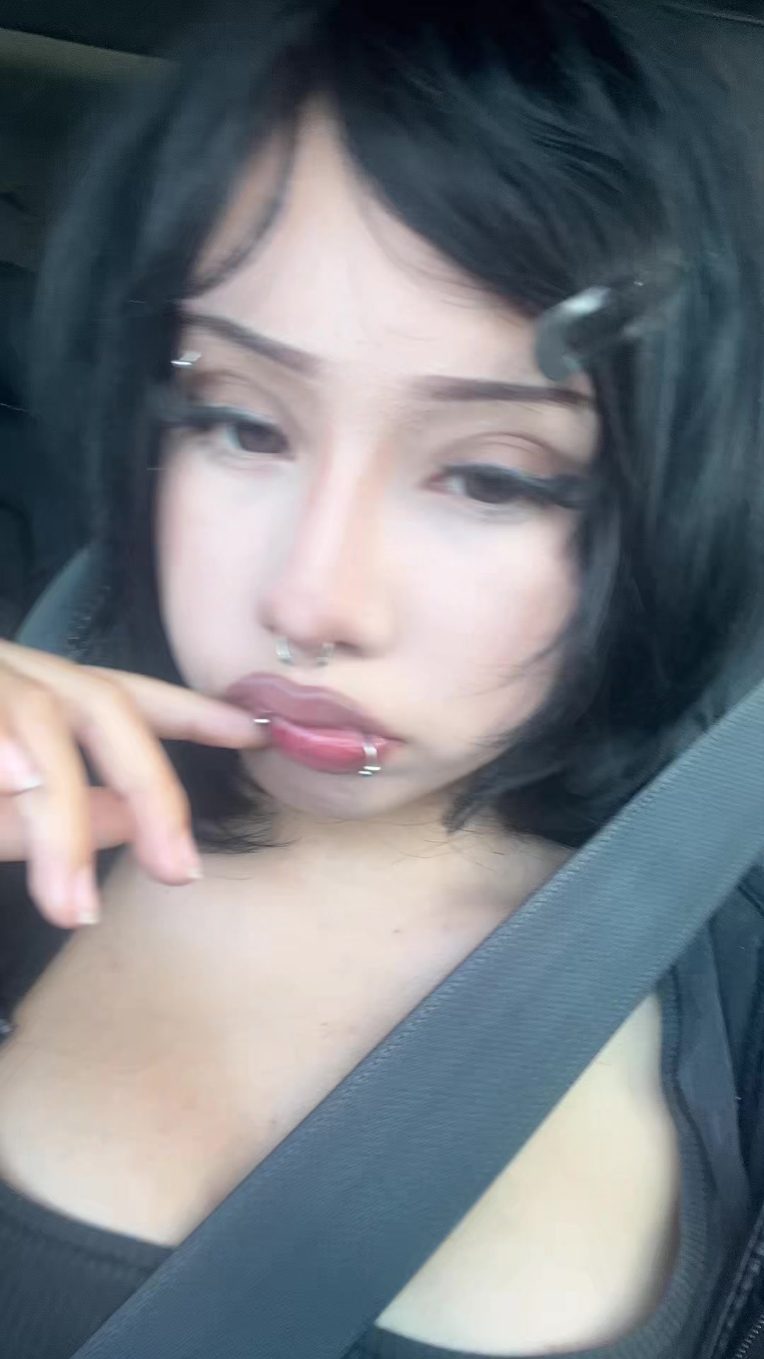 @putmeinahearsee