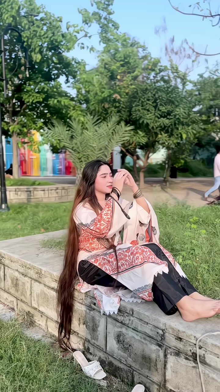 @Simran⭐️