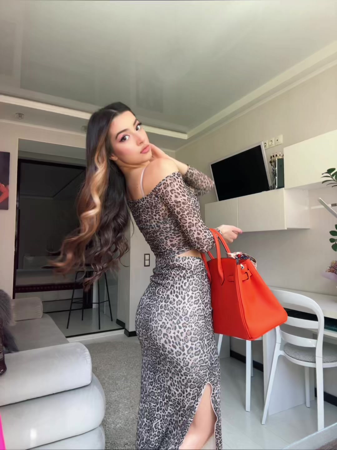 @𝑳𝑨𝑼𝑹𝑨 𝑫𝑨𝑵𝑬𝑳𝒀𝑨𝑵