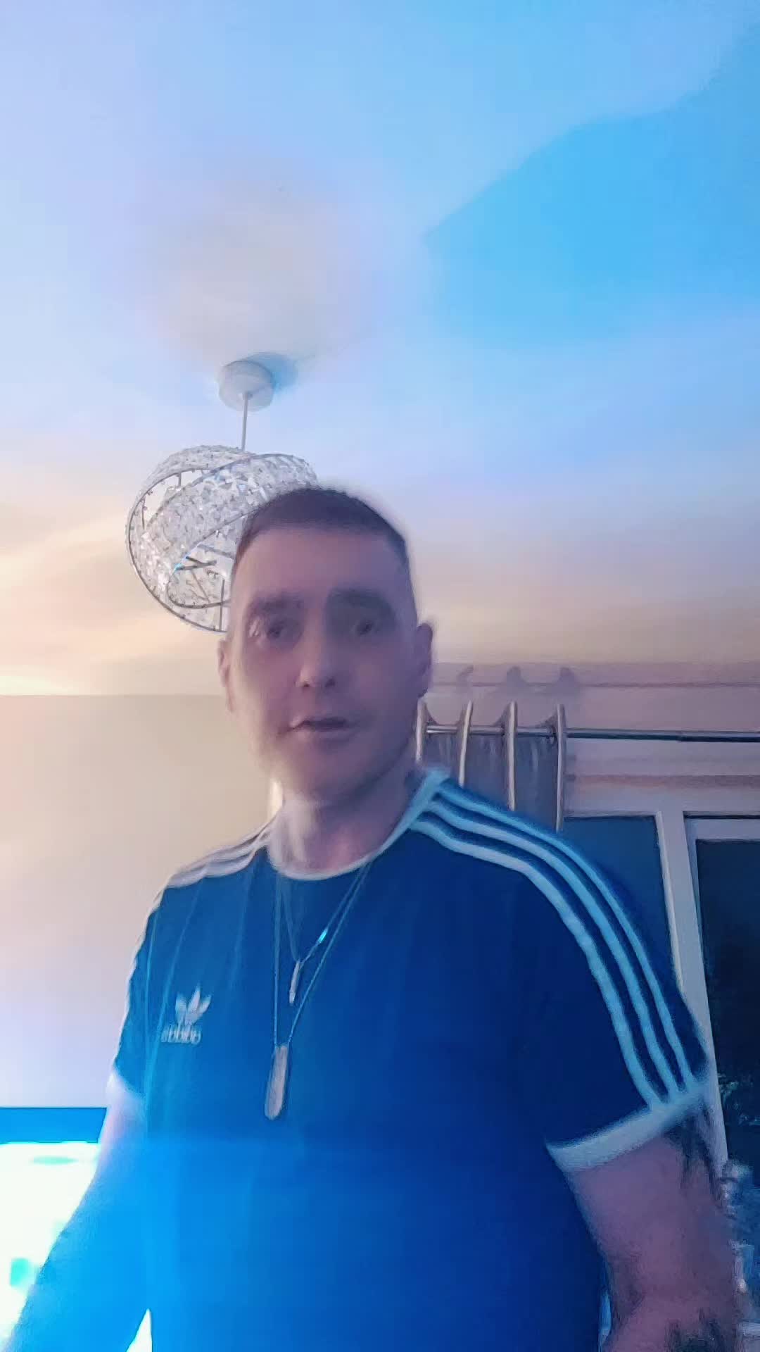 @Big Dee 🇬🇧🤝🏼🇨🇮 😉