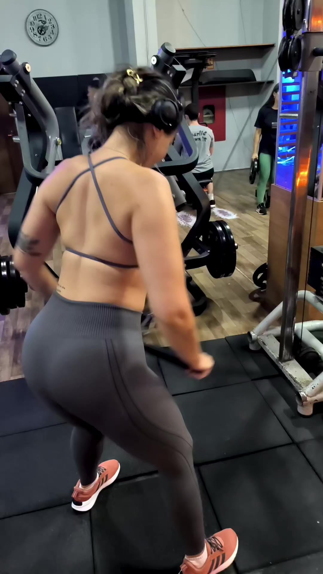 @Laura Müller