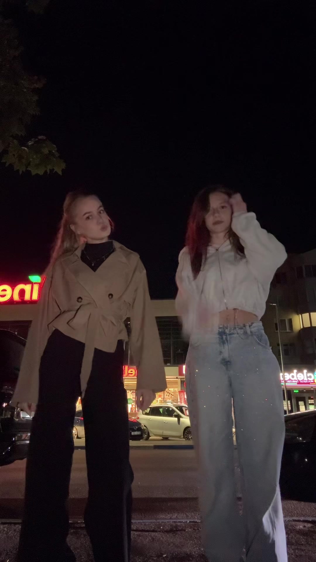 @nela