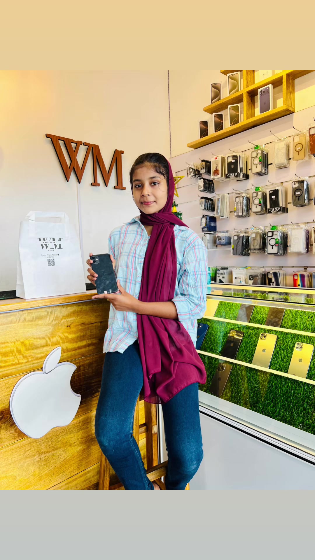 @white_martishop