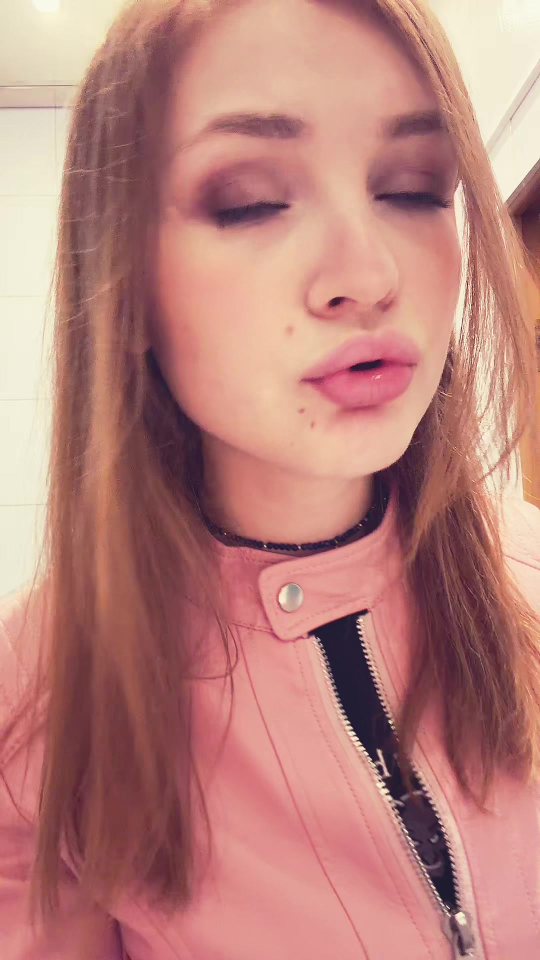 @viksiaa
