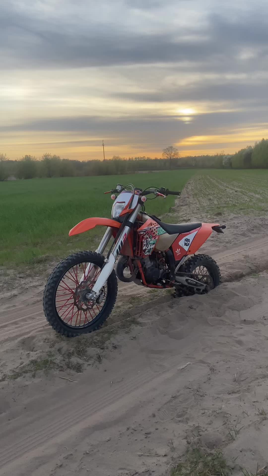 @Kondziu