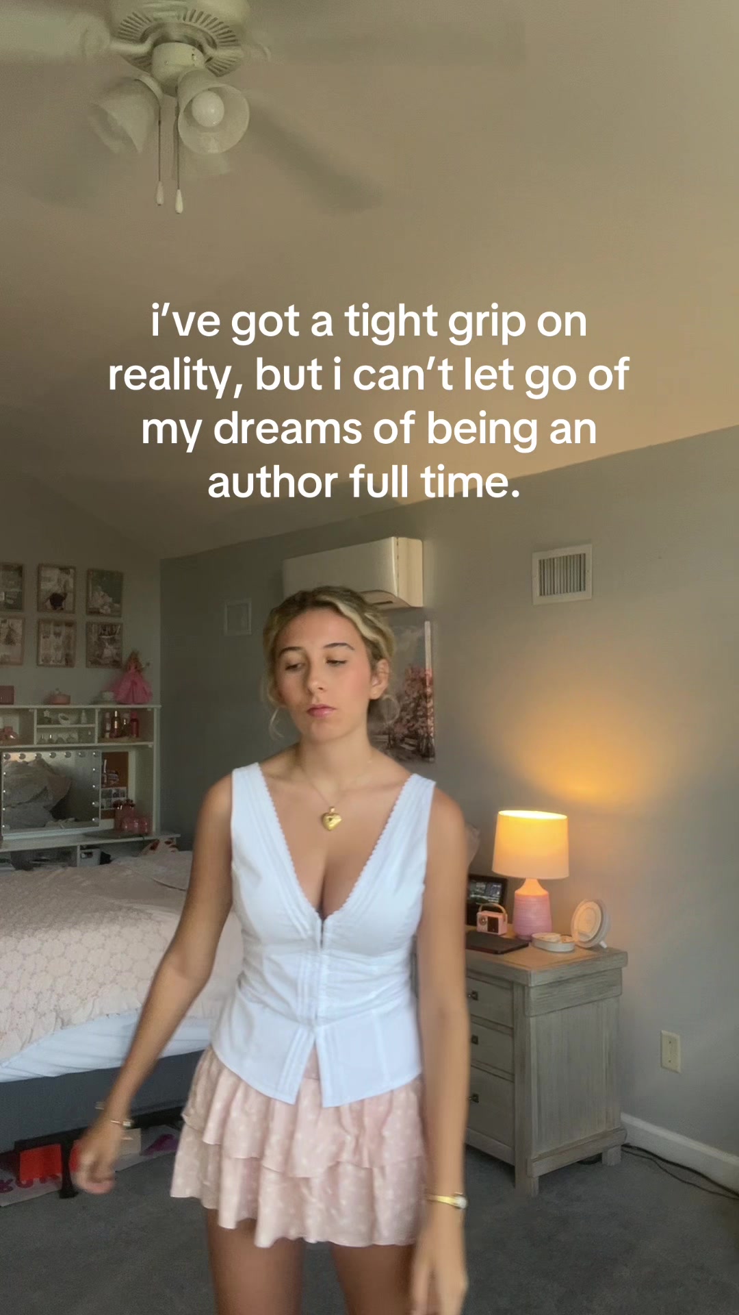 @Sophie Schweim | Author