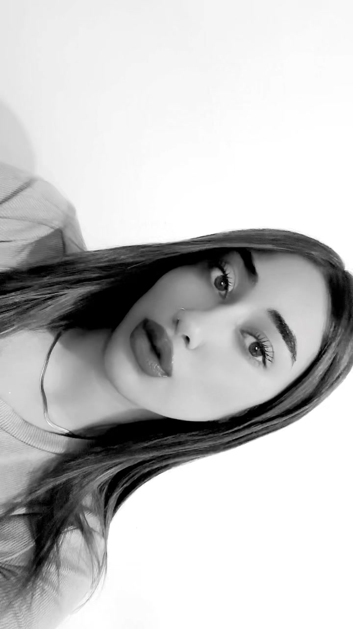 @𝓜𝓲𝓷𝓪 🎀