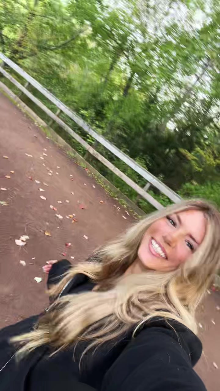 @cryssleb_