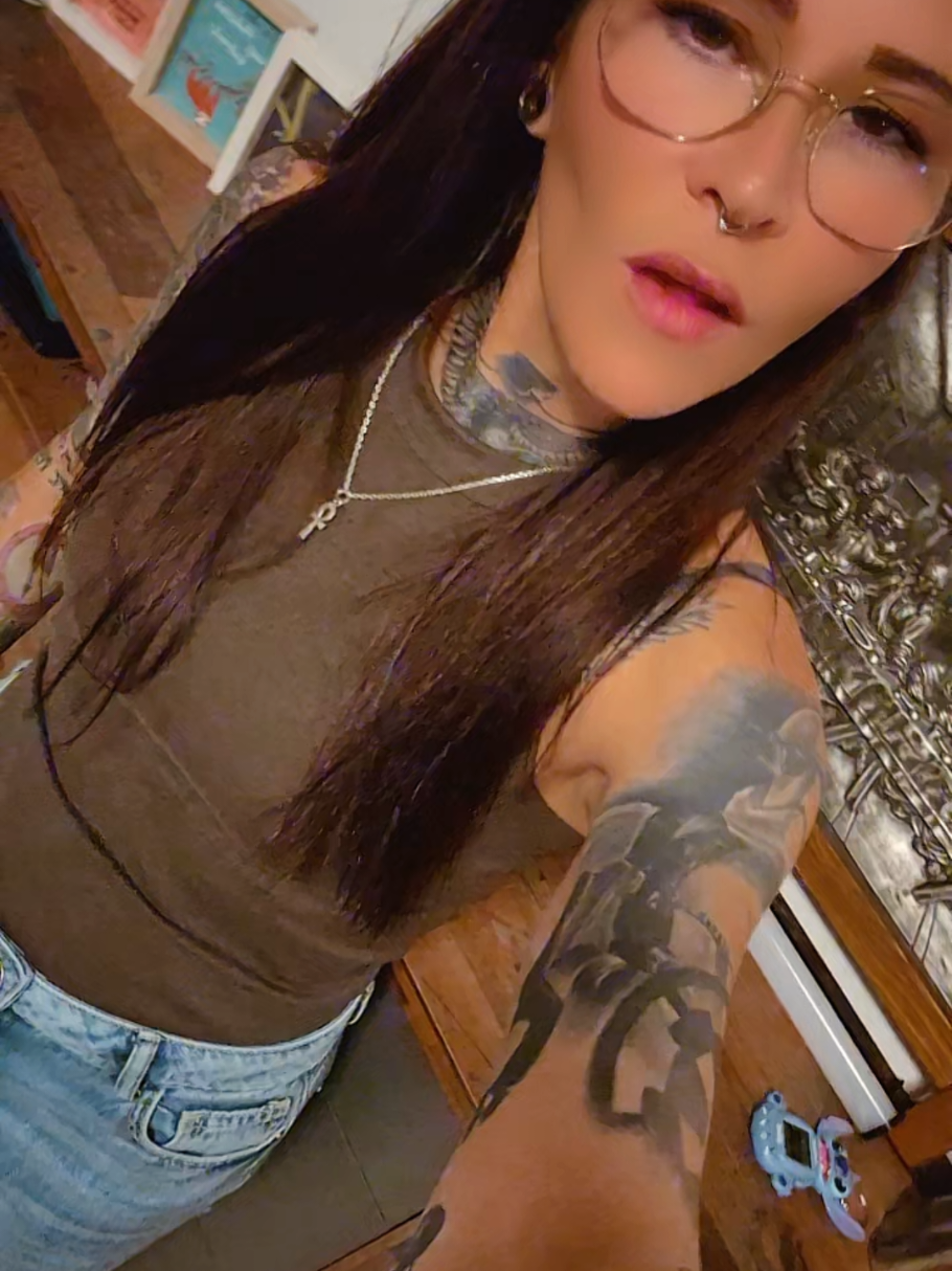 @QueenOfLjubav𓋹🐝UllaMinati🐝