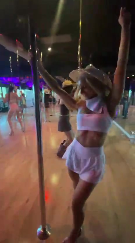 @polefitnessstudio