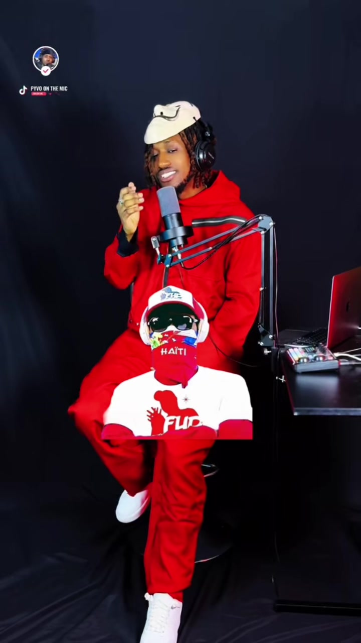 @ℙ𝕪𝕧𝕠 𝕆𝕟 𝕋𝕙𝕖 𝕄𝕚𝕔🎙️