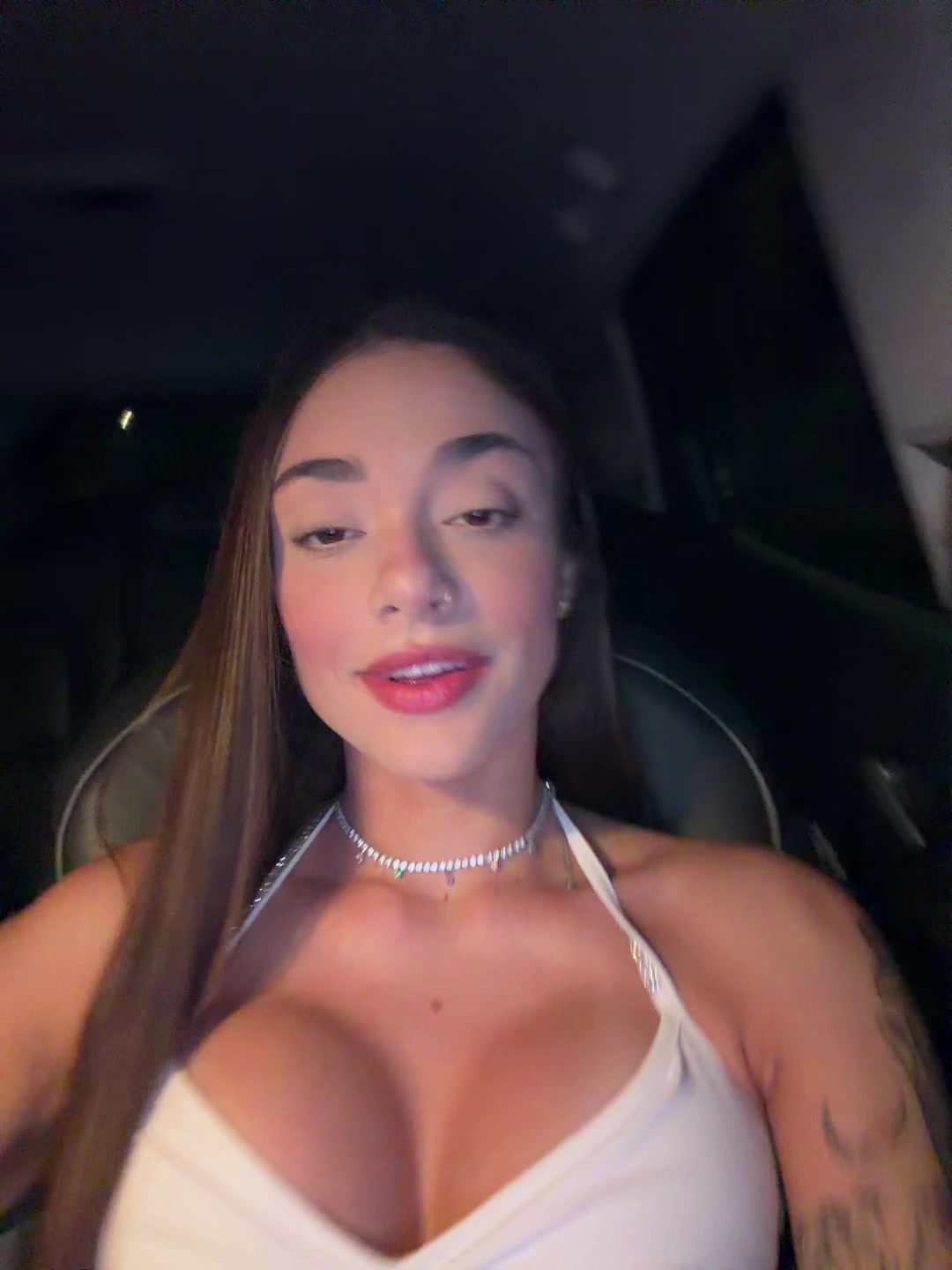 @Naíla