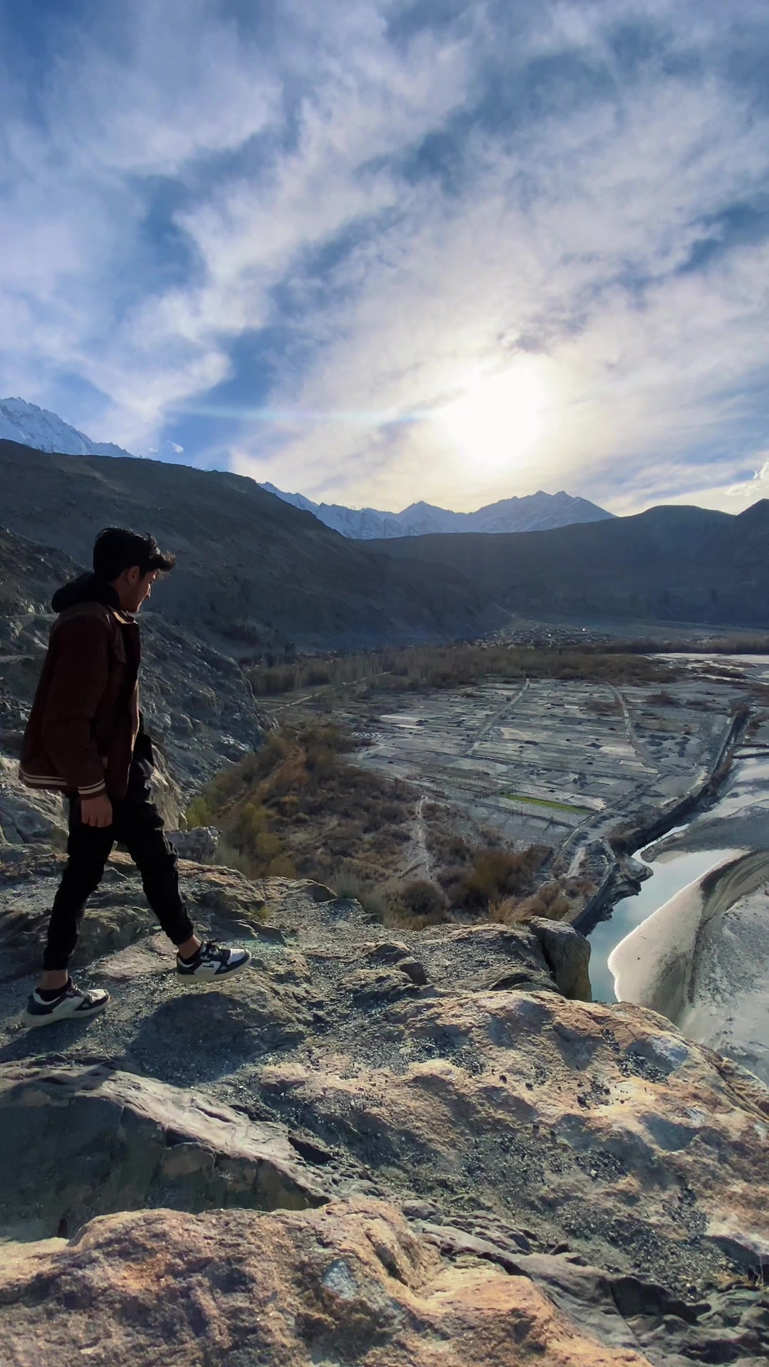@𝙕𝙚𝙨𝙝𝙖𝙣 𝙂𝙖𝙡𝙡𝙚𝙧𝙮🏔️