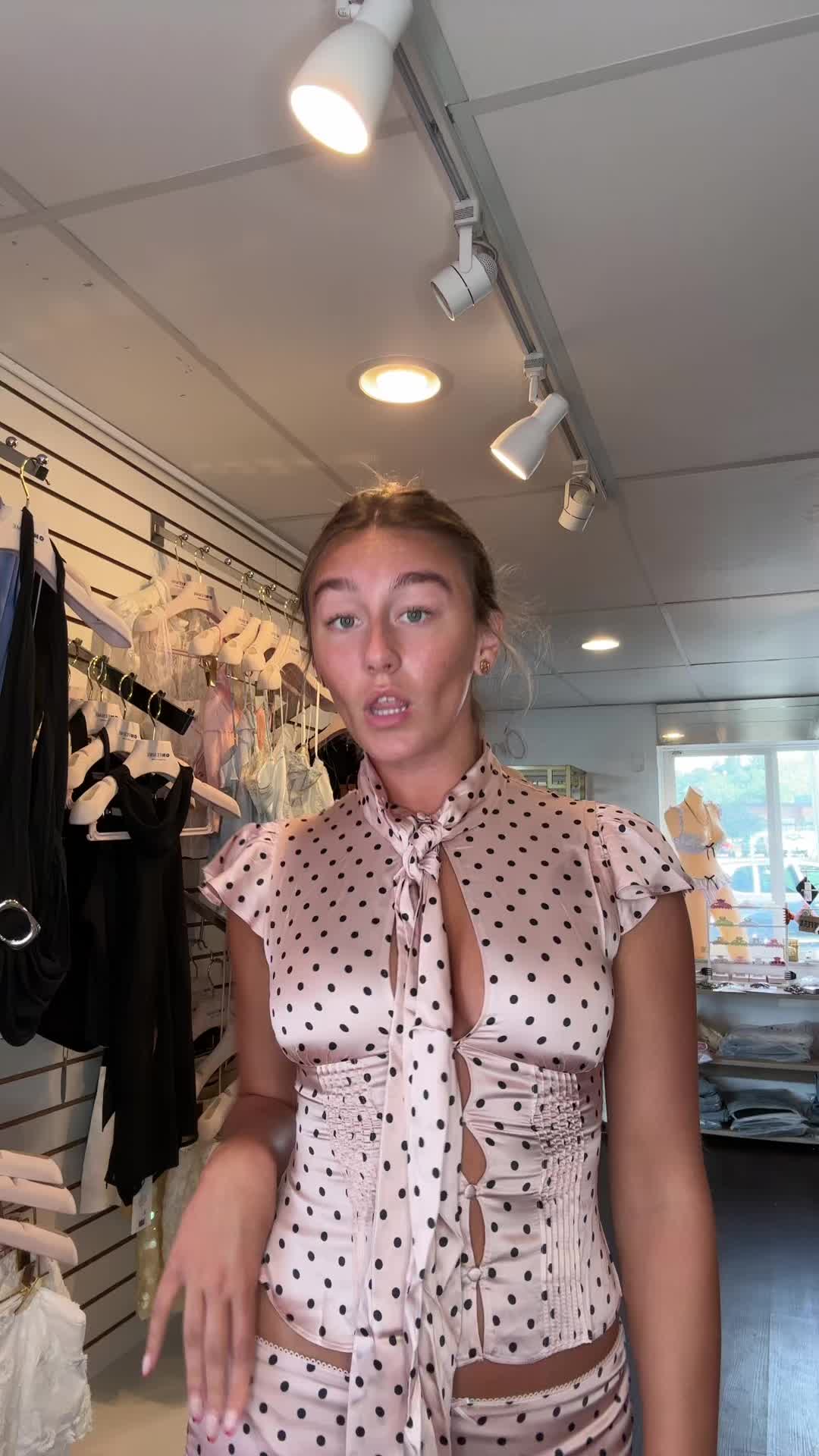 @OnFemme by Lindsey&rsquo;s Kloset