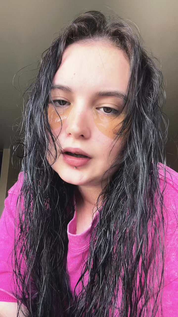 @_naya_