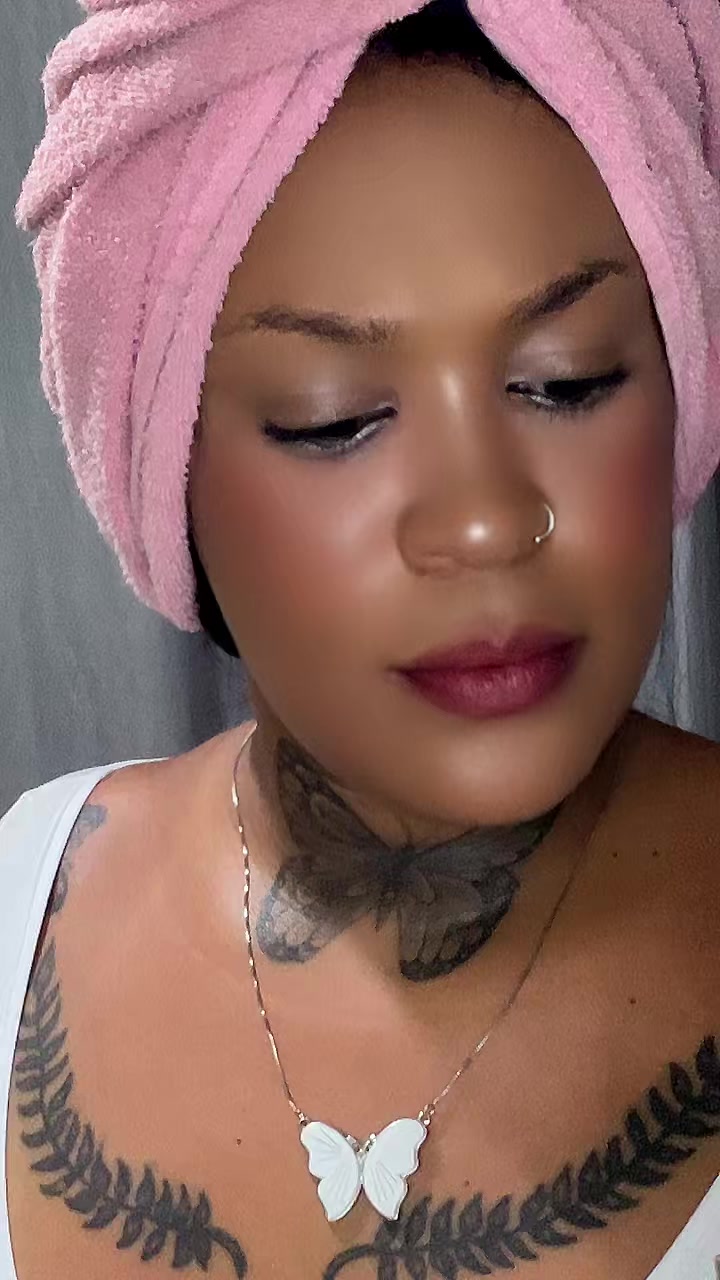 @M&ocirc;nica