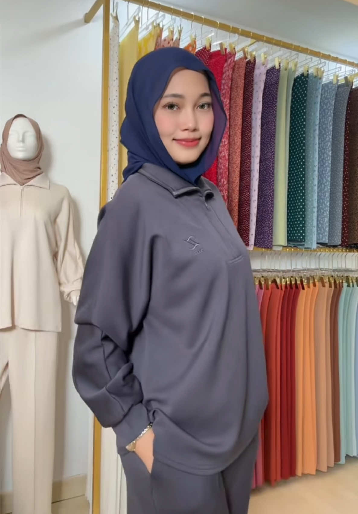 @ZEEZ SCARVES