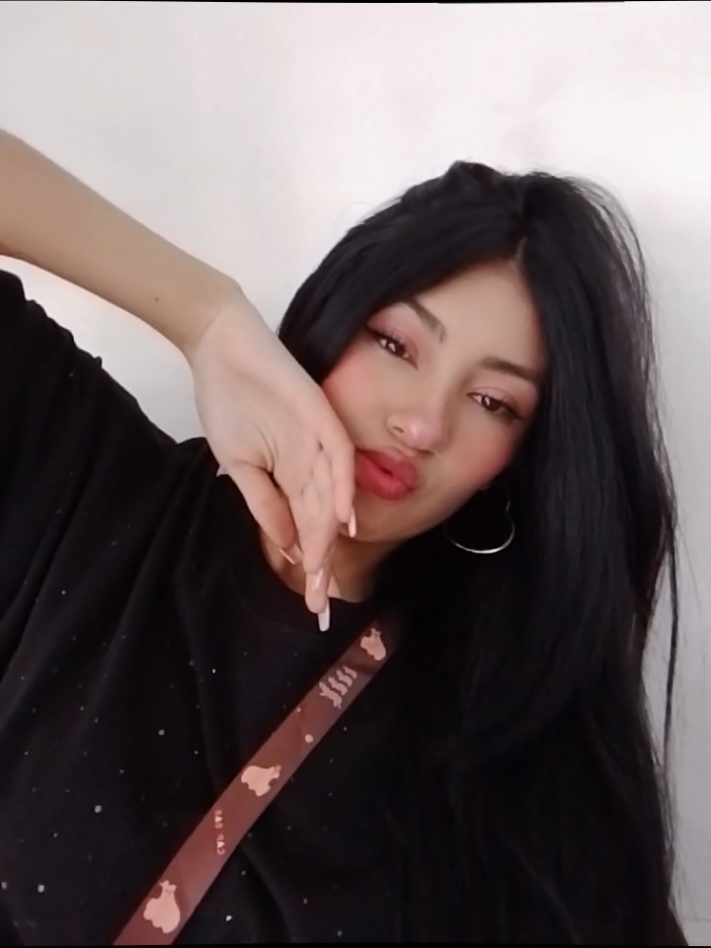 @𝓐𝔂𝓵𝓲𝓷.𝓫𝓵𝓸𝓸𝓶🦋🫧