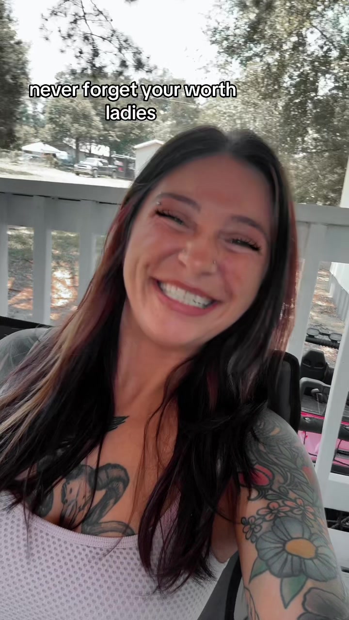 @lindseynicolefoster