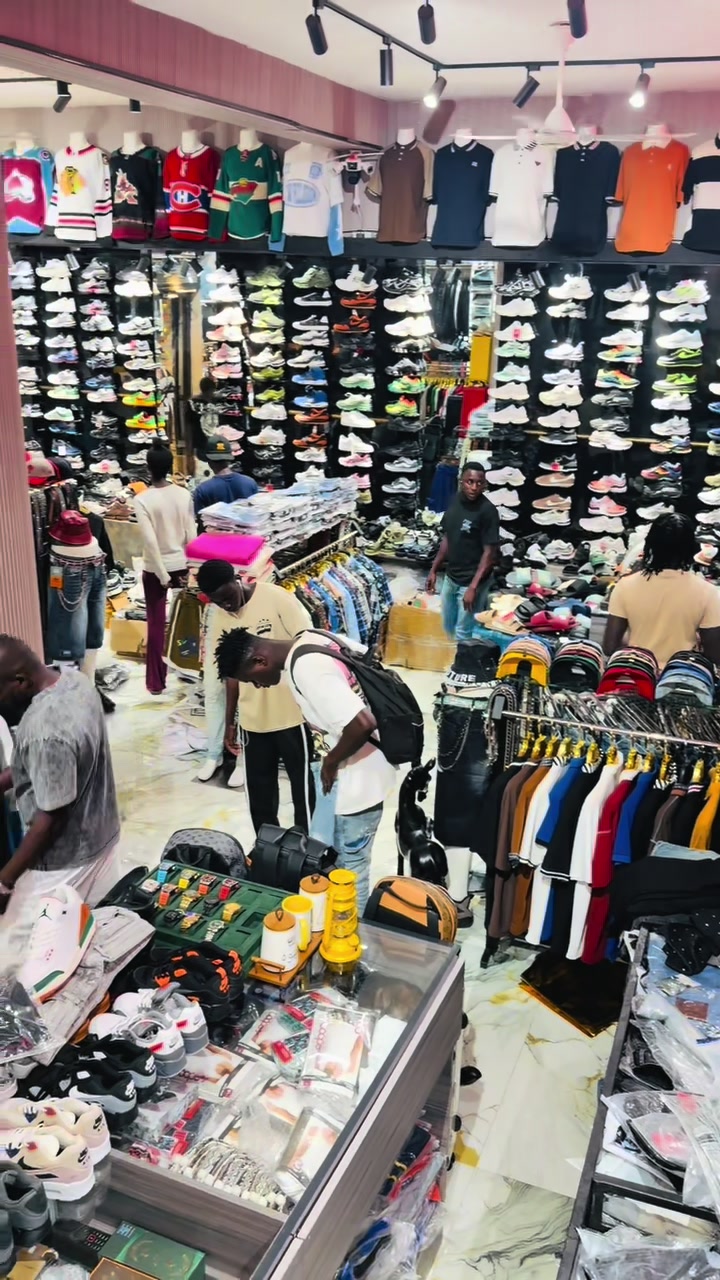 @Benz VIP Fashion Store🇬🇲🇺🇸