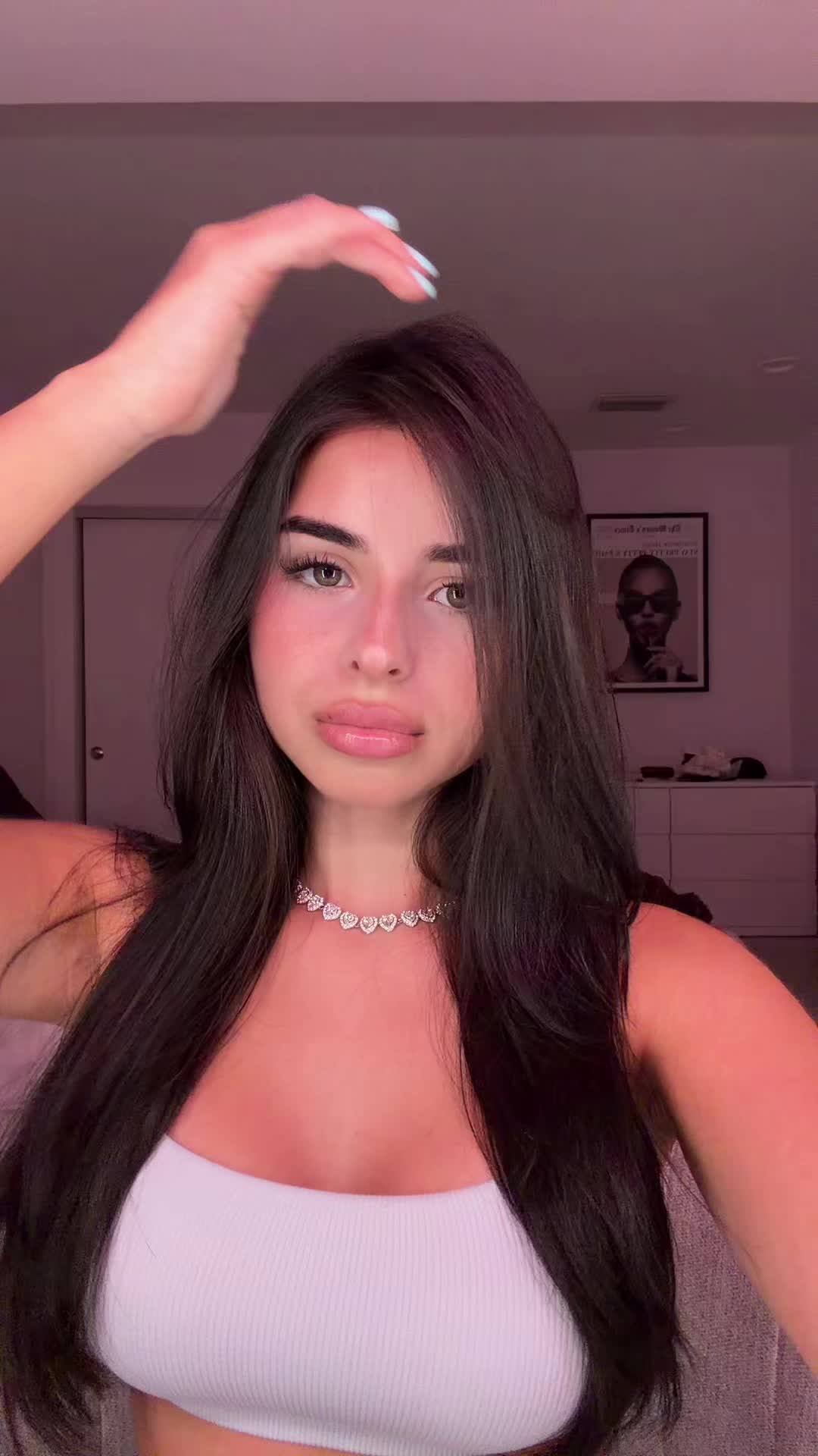 @vickyguez