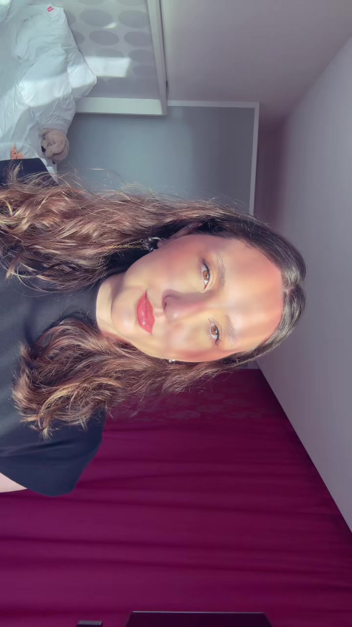 @👅