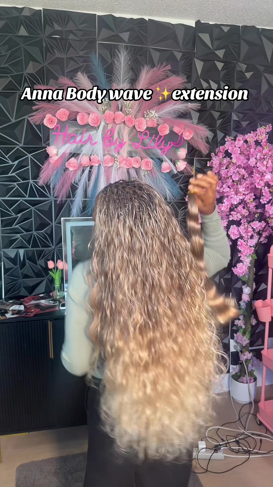 @Hairbylily Edmonton 🇨🇦