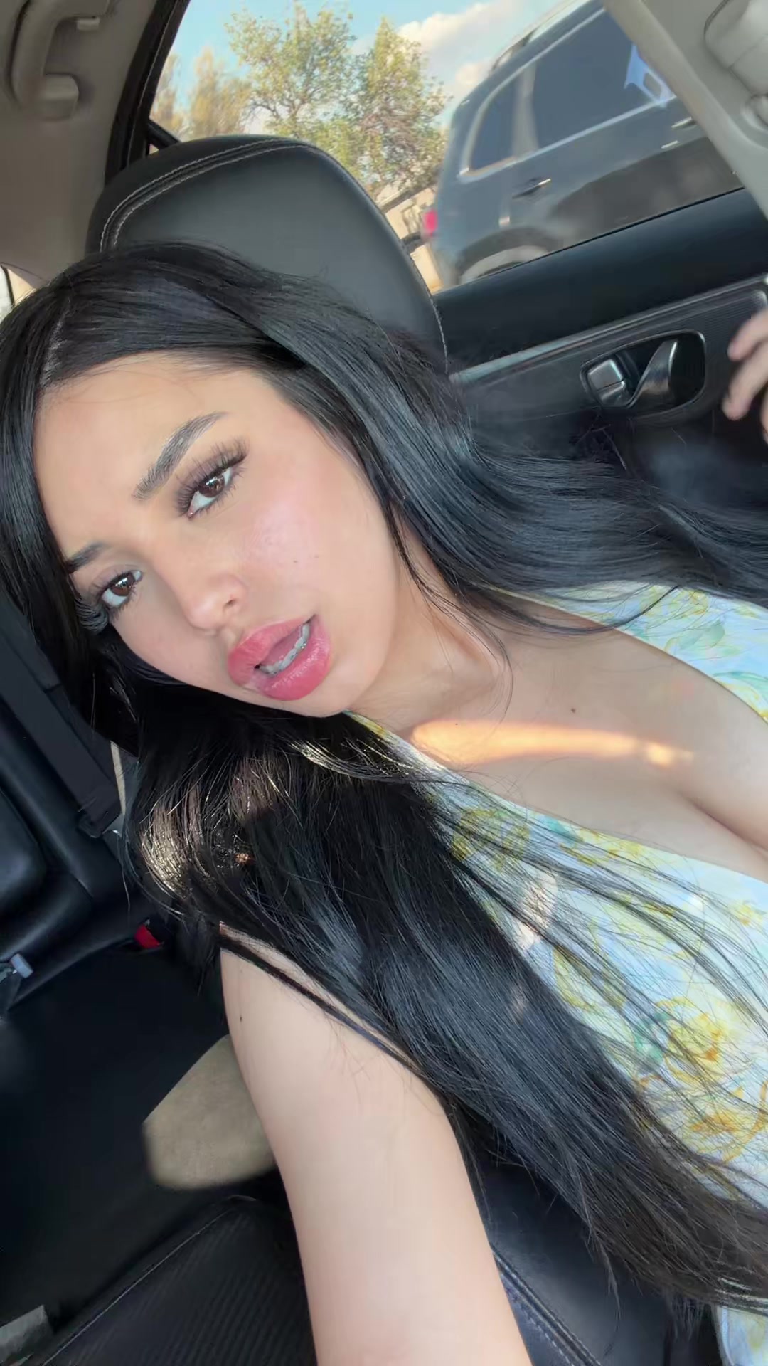 @Larissa ๐บ