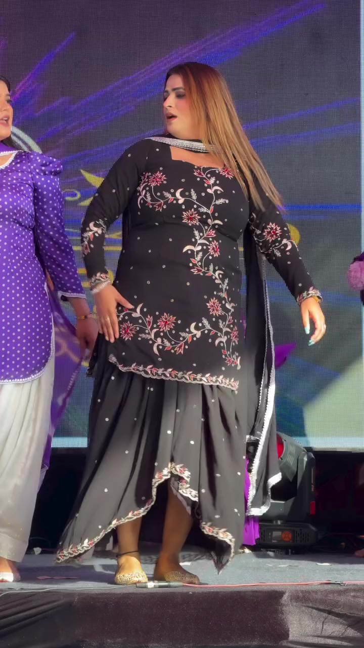 @Aj_Malika011