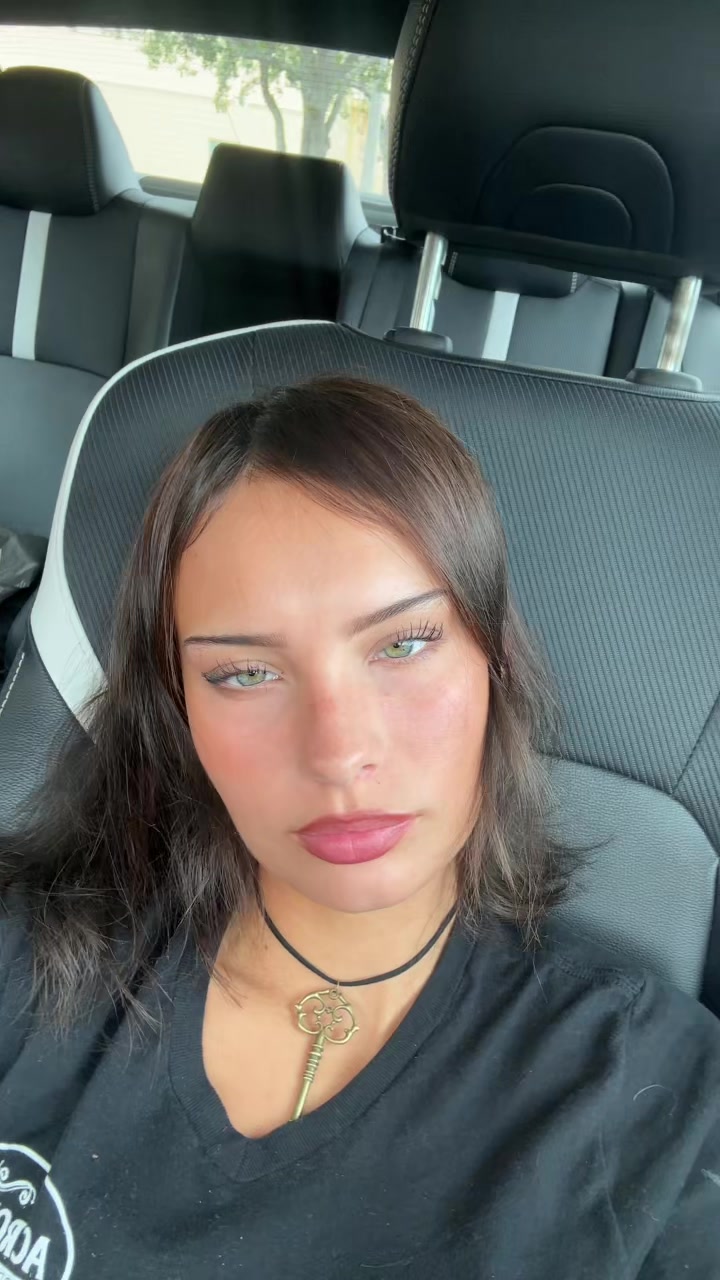 @:3