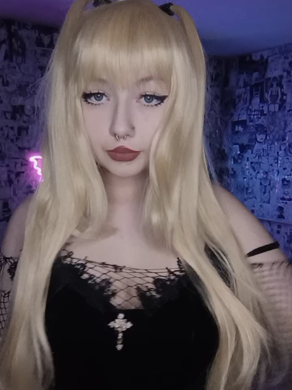 @twitch.tv/pastelbat_jpg