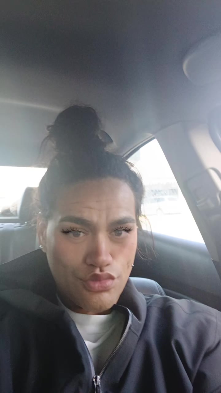 @Eahbitch