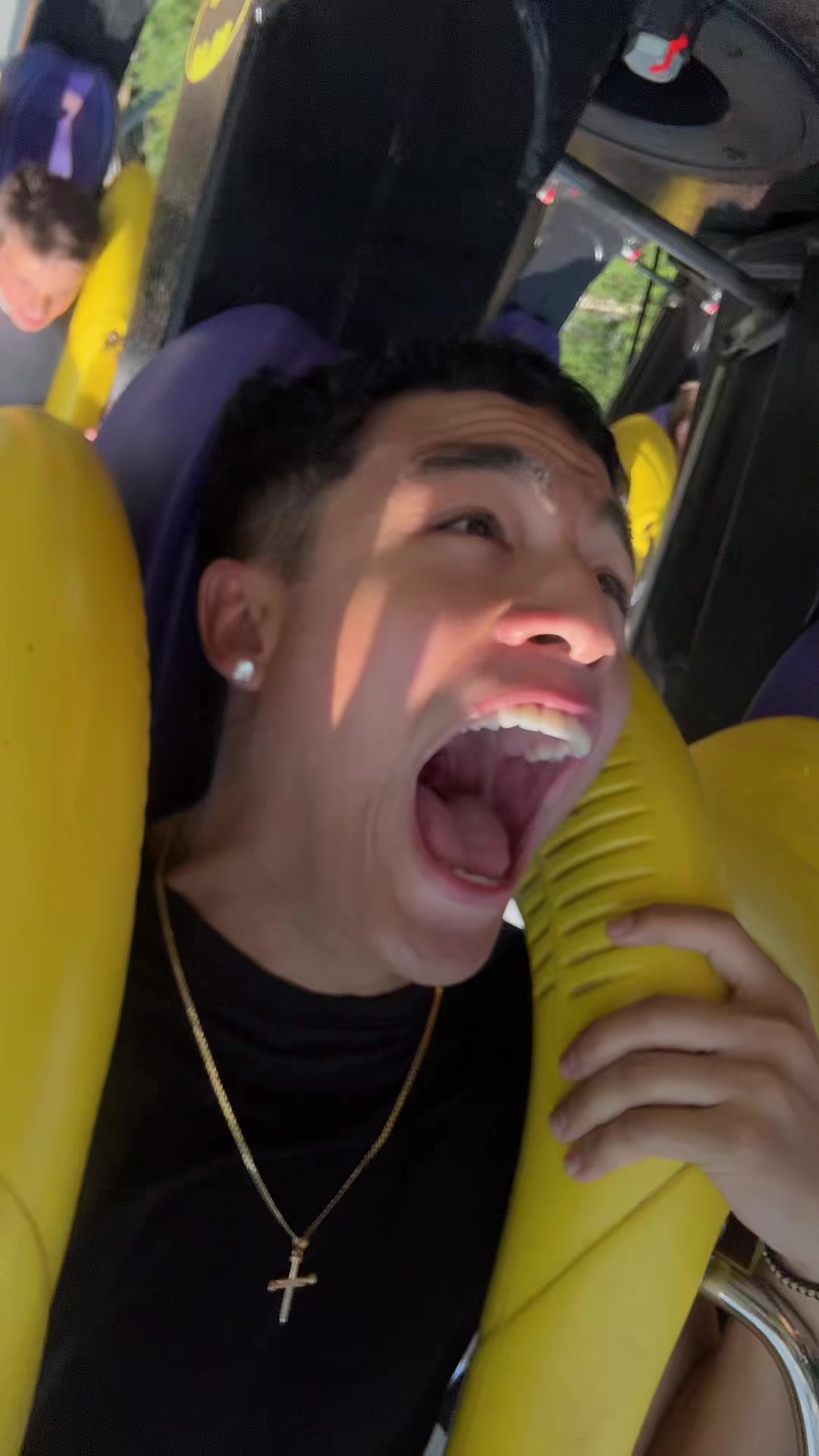 @𝐇𝐮𝐠𝐨 🦦