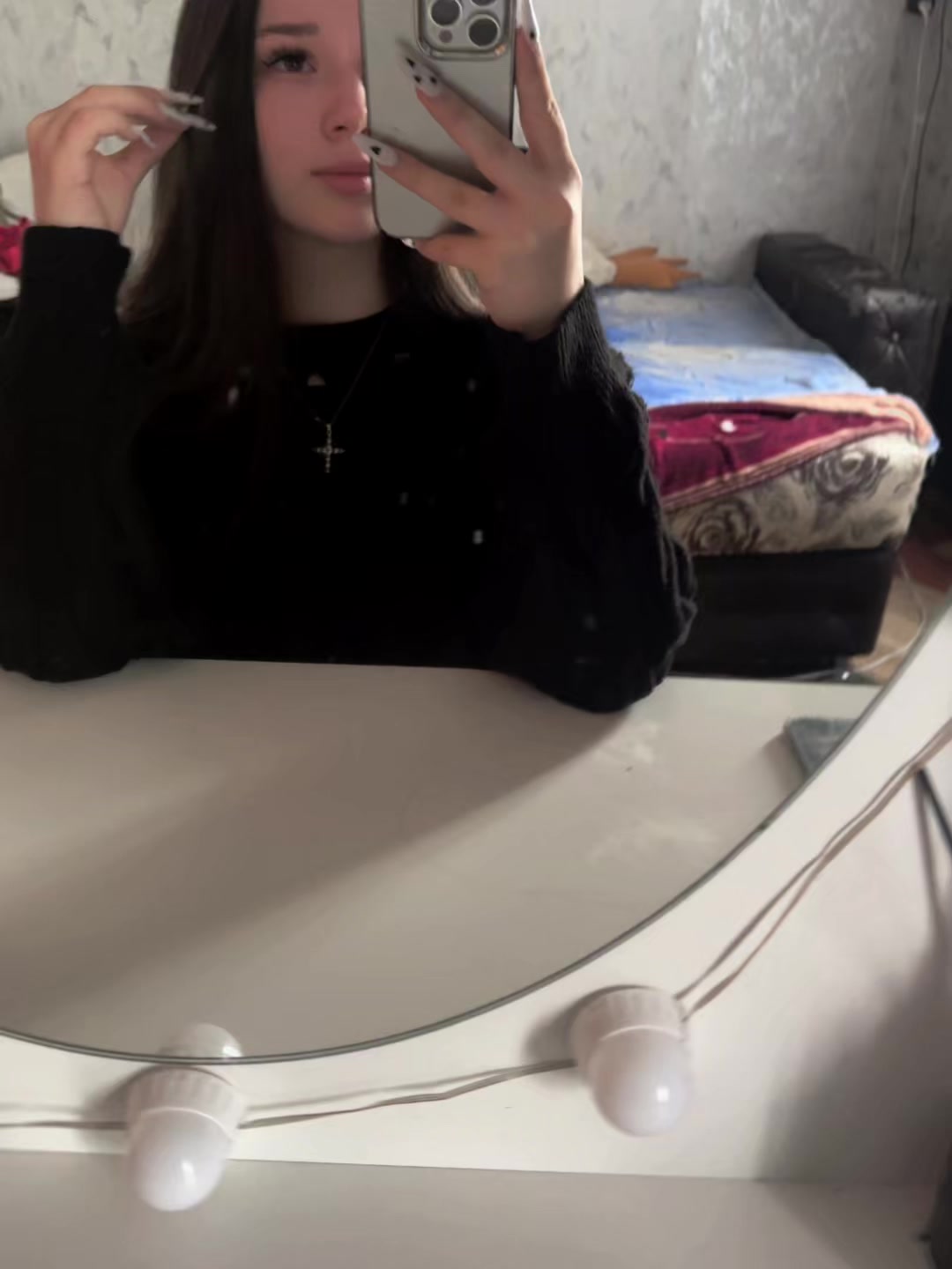 @Vika Guzanova🐈⬛🐾