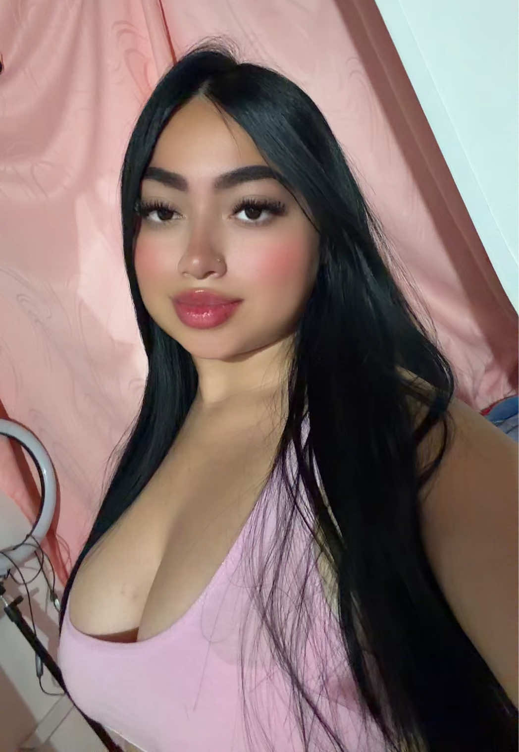 @VALENTINA♡.