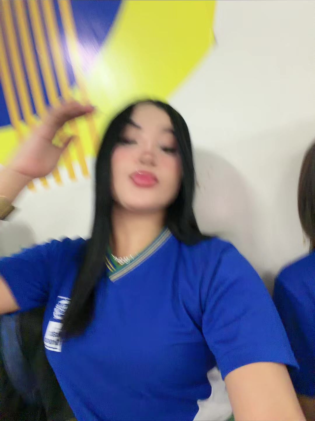 @Manu💋