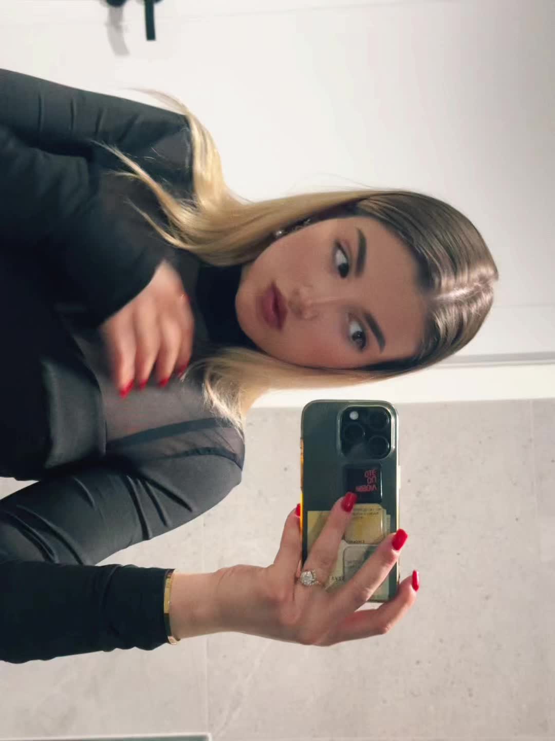 @даришка