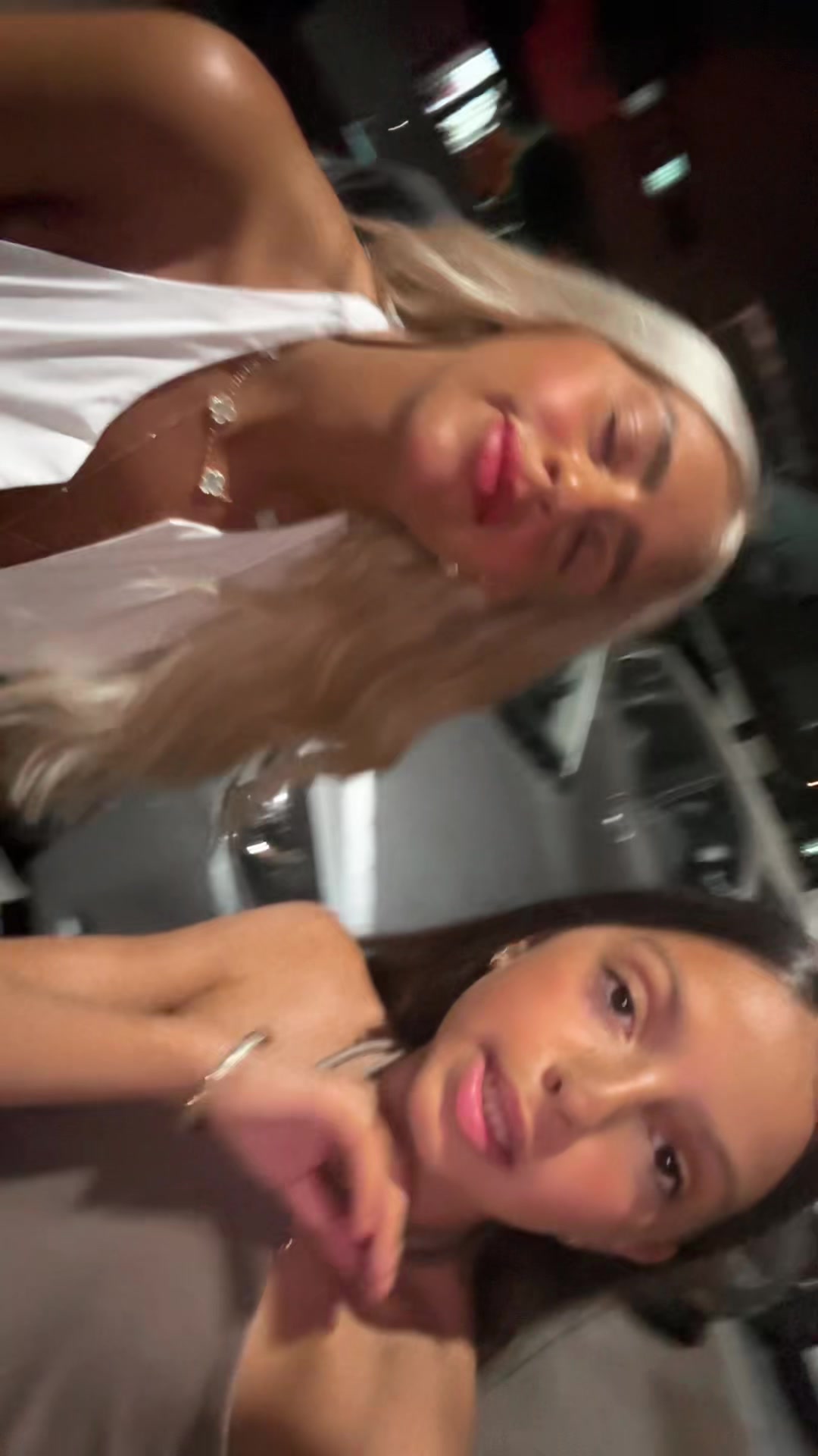 @Naya๐
