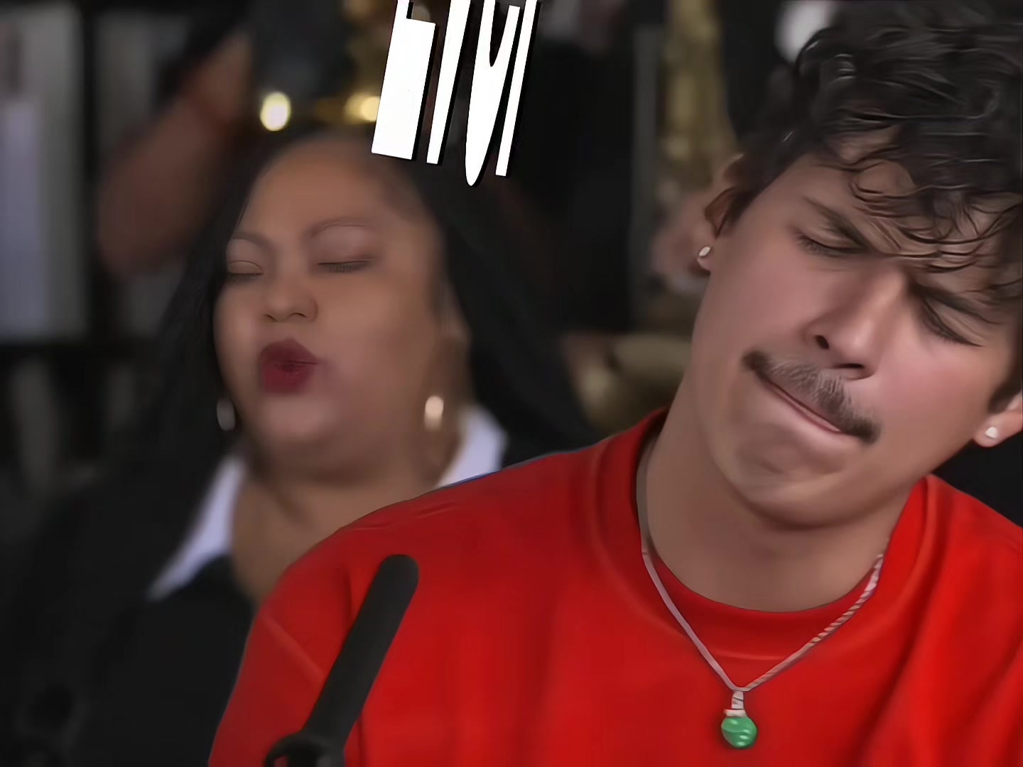 @🎧