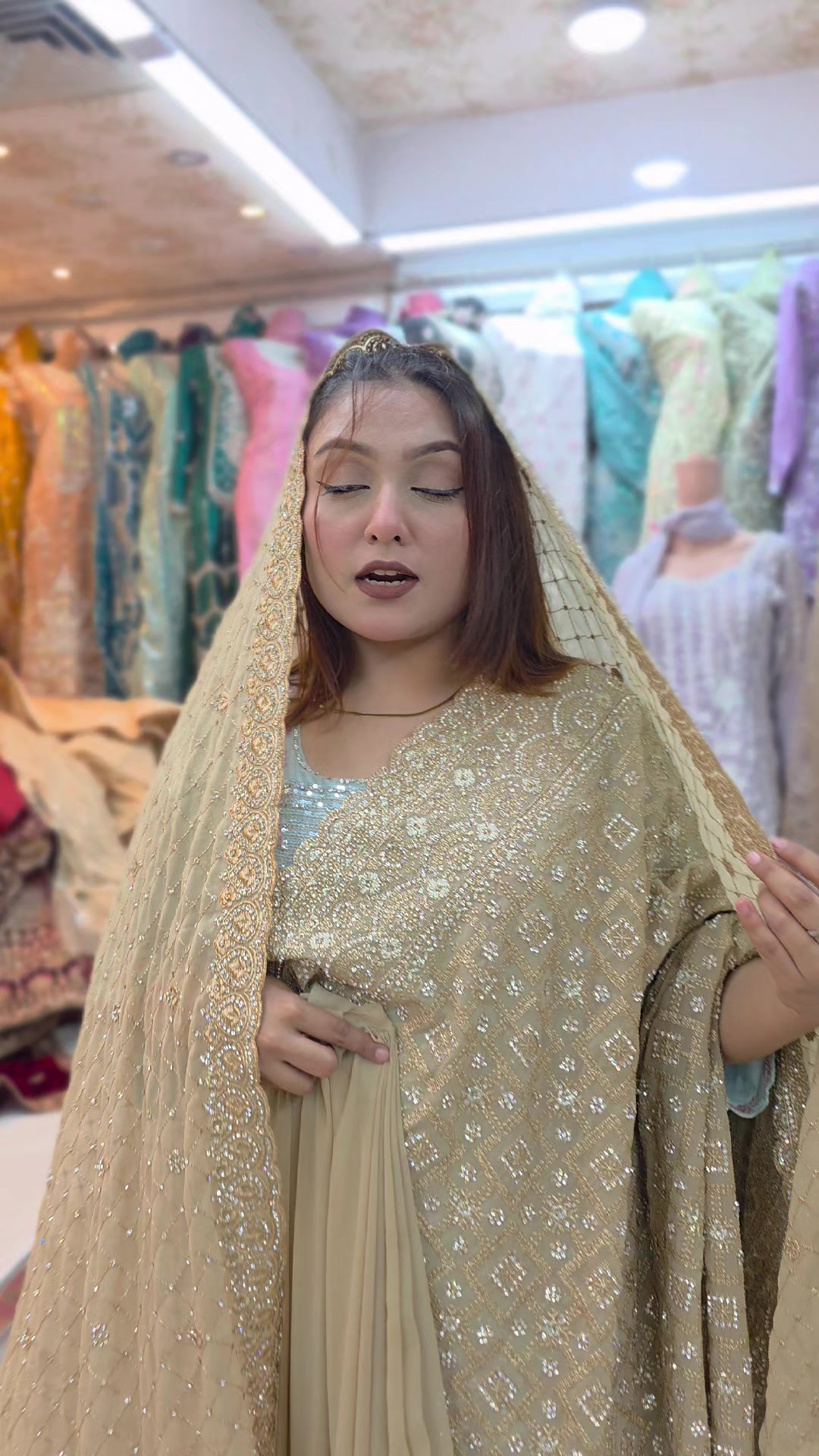 @Ma Moni Sharee Ghor 👸