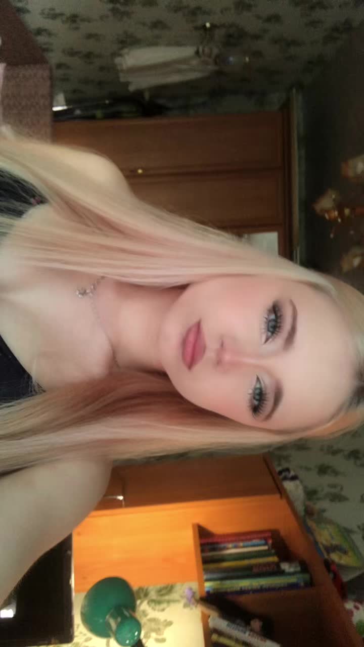 @аняяя