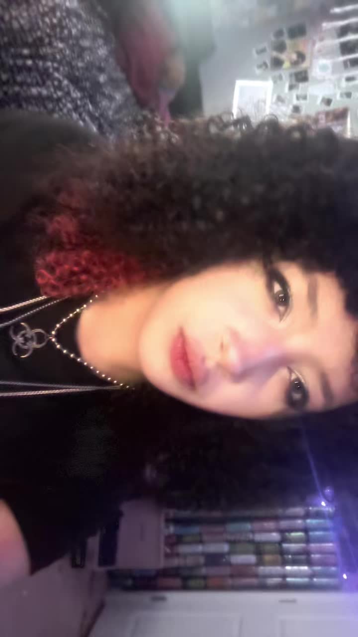 @Zombie_lola🧟♀️🧟♀️